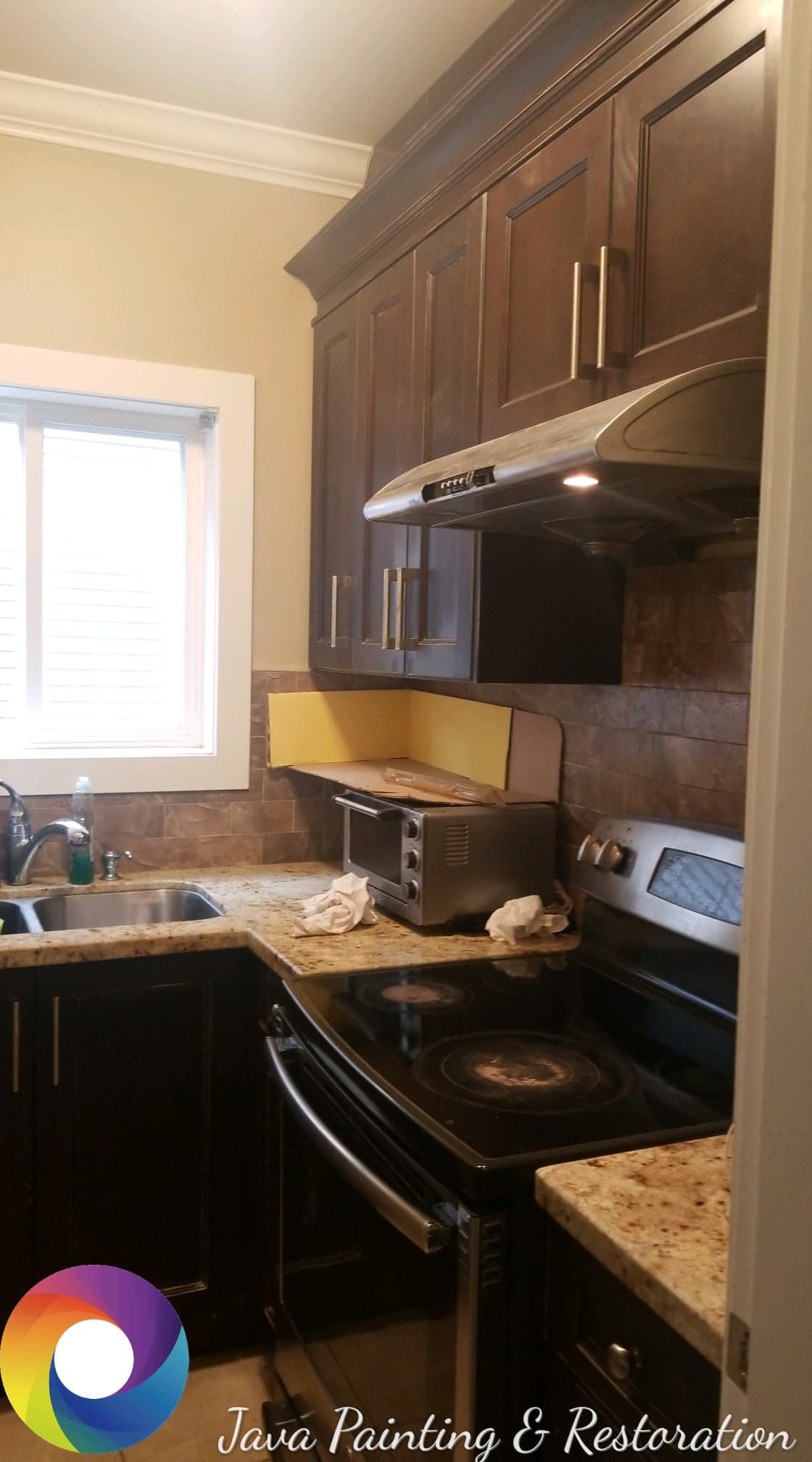 Kitchen before refinishing