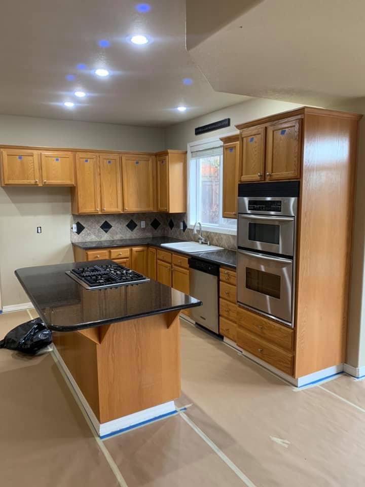 Kitchen before refinishing